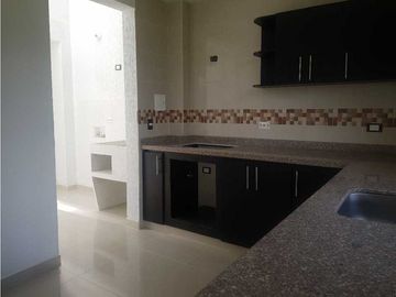 CASA CONJUNTO  AVENIDA CENTENARIO
