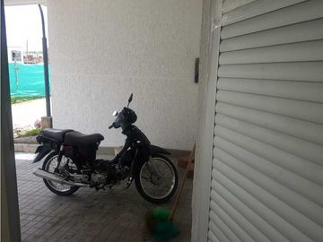 CASA CONJUNTO  AVENIDA CENTENARIO