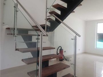 CASA CONJUNTO  AVENIDA CENTENARIO