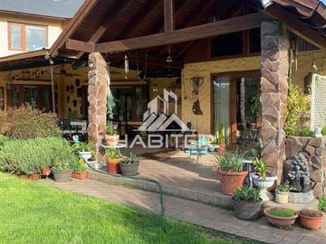 Casa en venta de 6 dorm. en Los Angeles