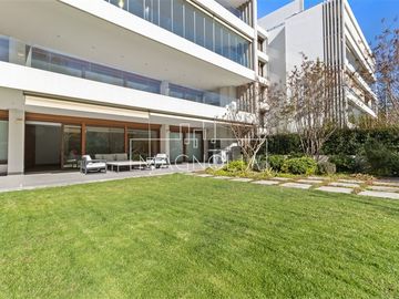 Departamento en venta de 6 dorm. en Las Condes