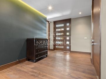 Departamento en venta de 6 dorm. en Las Condes
