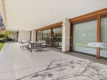 Departamento en venta de 6 dorm. en Las Condes