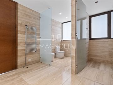 Departamento en venta de 6 dorm. en Las Condes