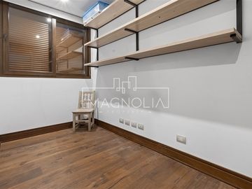 Departamento en venta de 6 dorm. en Las Condes
