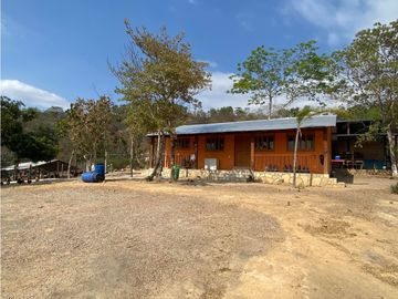 RANCHO EN EXPLOTACIÓN EN EL KM 29 OCOzOCOAUTLA - VILLAFLORES