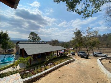 RANCHO EN EXPLOTACIÓN EN EL KM 29 OCOzOCOAUTLA - VILLAFLORES