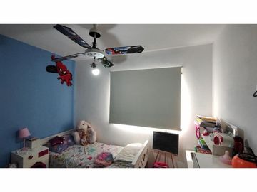 Casa de 4 ambientes con terreno de 8,66 X 58,74 con cocheras para 12 vehículos