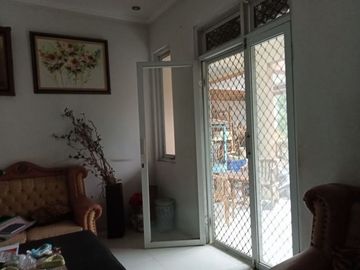 Dijual rumah Depok kokoh dekat alun alun stasiun Tol Cijago
