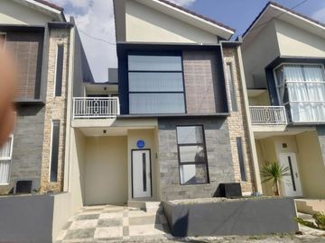 VIEW GUNUNG ARJUNA, DIJUAL RUMAH VILLA HARGA PROMO | 0