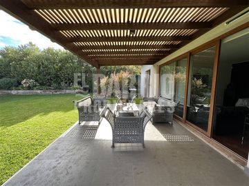 Casa en Venta en Chicureo / Piedra Roja