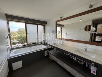 Casa en Venta en Chicureo / Piedra Roja