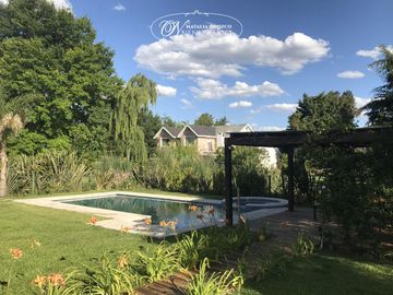 Venta de Casa c/ 4 dormitorios y piscina - Boca Raton - Pilar