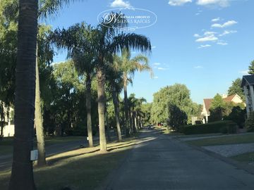 Venta de Casa c/ 4 dormitorios y piscina - Boca Raton - Pilar