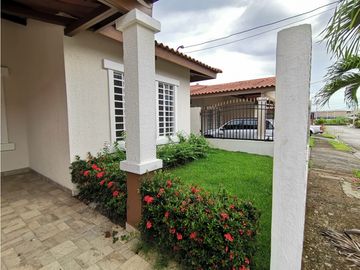 SE VENDE CASA EN ISLA MONTELIMAR