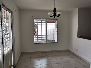 SE VENDE CASA EN ISLA MONTELIMAR