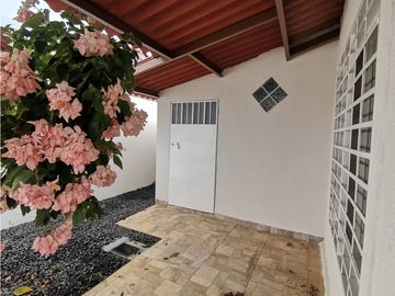 SE VENDE CASA EN ISLA MONTELIMAR