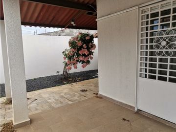 SE VENDE CASA EN ISLA MONTELIMAR