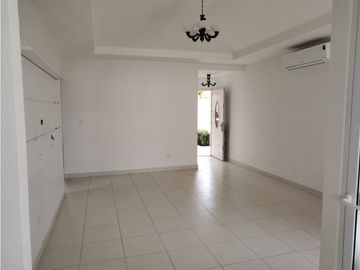 SE VENDE CASA EN ISLA MONTELIMAR