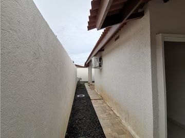 SE VENDE CASA EN ISLA MONTELIMAR