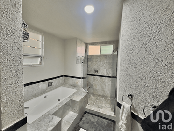 Departamento en venta  Lomas Country Club, Huixq. Acceso elevador una sola planta