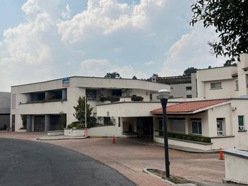 Departamento en venta  Lomas Country Club, Huixq. Acceso elevador una sola planta