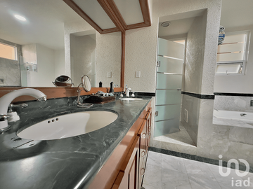 Departamento en venta  Lomas Country Club, Huixq. Acceso elevador una sola planta