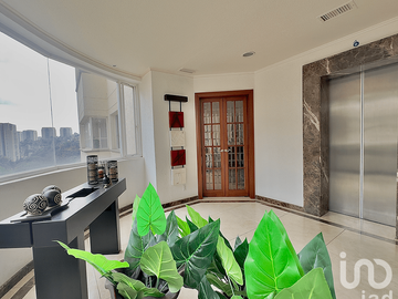 Departamento en venta  Lomas Country Club, Huixq. Acceso elevador una sola planta
