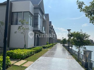Disewakan Rumah PIK2 Hoek Hadap Danau 10x15 Kosongan Jarang Ada