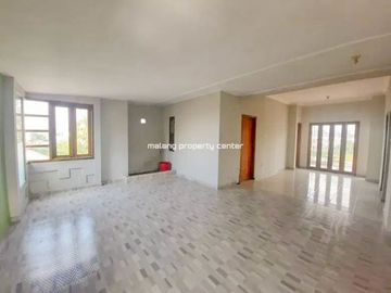 Rumah Hook 2 Lantai Luas 342 di Greenhill Karangploso kota Malang