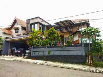 Rumah Hook 2 Lantai Luas 342 di Greenhill Karangploso kota Malang