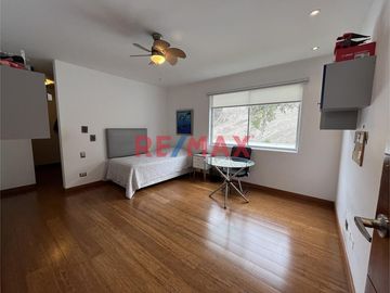 🌿 CASA MODERNA EN CONDOMINIO PRIVADO – SOL DE LA MOLINA

💲 Precio: $545,000 | 🏡 Terreno: 321.00 m² | 🧱 Construcción: 384.00 m² | 📆 Antigüedad: 10 añ