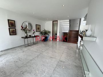 🌿 CASA MODERNA EN CONDOMINIO PRIVADO – SOL DE LA MOLINA

💲 Precio: $545,000 | 🏡 Terreno: 321.00 m² | 🧱 Construcción: 384.00 m² | 📆 Antigüedad: 10 añ