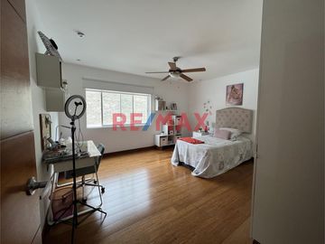 🌿 CASA MODERNA EN CONDOMINIO PRIVADO – SOL DE LA MOLINA

💲 Precio: $545,000 | 🏡 Terreno: 321.00 m² | 🧱 Construcción: 384.00 m² | 📆 Antigüedad: 10 añ