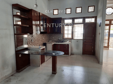 Rumah 2 Lantai Pelangi Merah Kelapa Gading LT 128 LB 225 SHM Nego