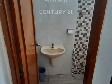 Rumah 2 Lantai Pelangi Merah Kelapa Gading LT 128 LB 225 SHM Nego