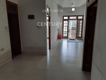 Rumah 2 Lantai Pelangi Merah Kelapa Gading LT 128 LB 225 SHM Nego