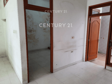 Rumah 2 Lantai Pelangi Merah Kelapa Gading LT 128 LB 225 SHM Nego