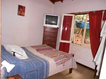 Chalet 3 ambientes con patio y garage