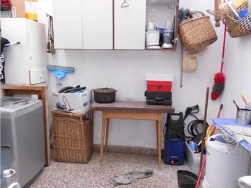 Chalet 3 ambientes con patio y garage