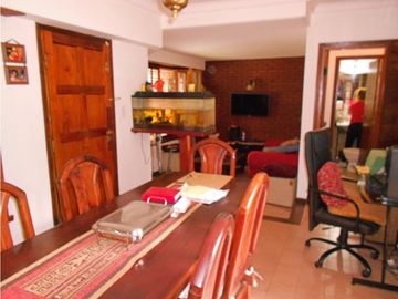 Chalet 3 ambientes con patio y garage