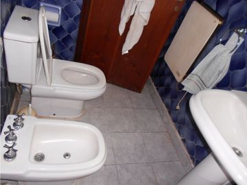 Chalet 3 ambientes con patio y garage