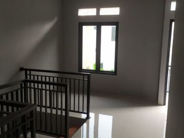 Rumah baru 2 lantai siap huni di Cimanggis dekat Tol Cibubur