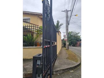 Se Vende Hermosa Casa Dúplex de Esquina en Cerro Viento