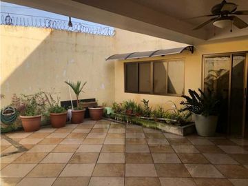 Se Vende Hermosa Casa Dúplex de Esquina en Cerro Viento