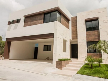 Casa en Venta en Monterrey, Carretera Nacional