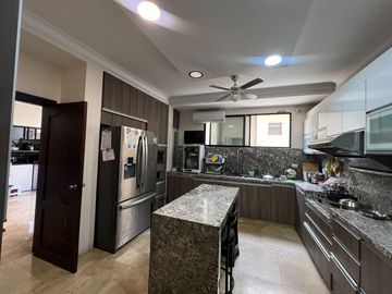 VENTA CASA ESQUINERA URB. LA PUNTILLA (RS)