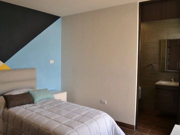 Casa en Pozos con 4 habitaciones y 4 Baños en Privada