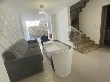 casa en venta en valle del lili. Cod V2008