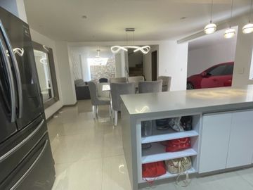 casa en venta en valle del lili. Cod V2008